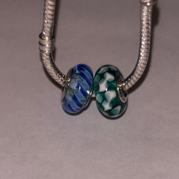 A Pair Of Pandora Murano Glass Charms - Picture 1 of 4